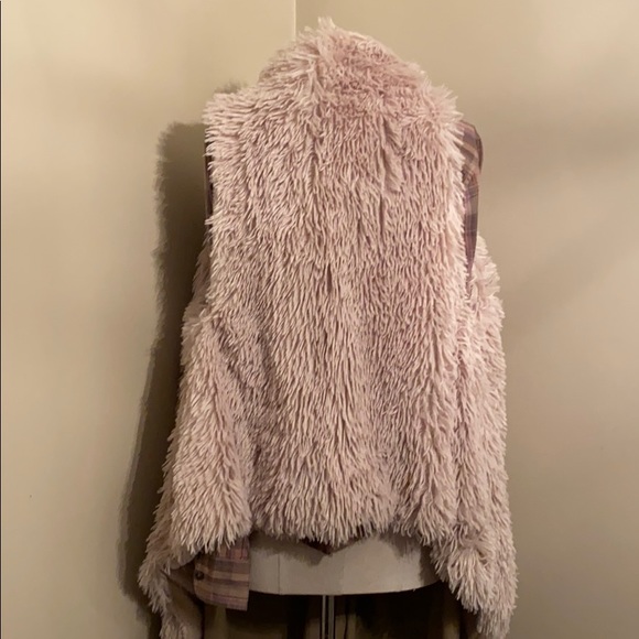 Faux Fur Vest by Kensie - Picture 4 of 7